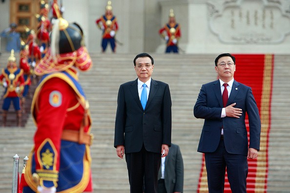 Chinese Premier Arrives in Mongolia. 