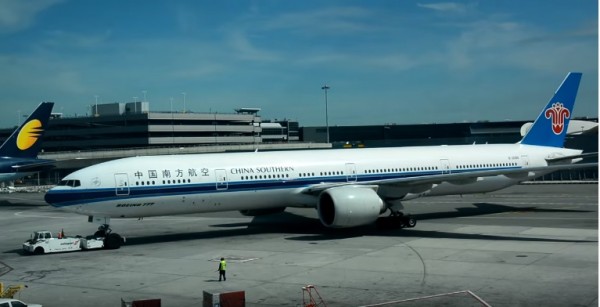 China Southern Airlines inks deal with South Australian government to launch a direct flight from Guangzhou to Adelaide thrice a week.