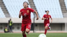 Chinese striker Gu Yasha (#17)