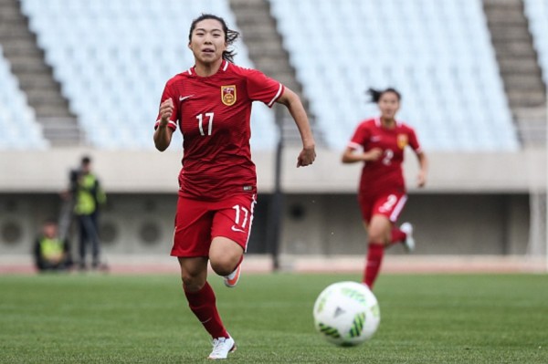 Chinese striker Gu Yasha (#17)