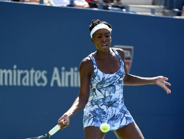 Venus Williams heads towards the third round and meets Sara Errani at the US Open in Flushing Meadows