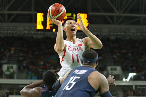 Chinese basketball star Yi Jianlian was signed by the Los Angeles Lakers this summer