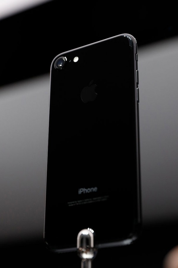 Apple iPhone 7 