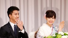 Hung-Chieh Chiang of Chinese Taipei and Ai Fukuhara of Japan show their engagement ring during press conference on September 21, 2016 in Tokyo, Japan. 