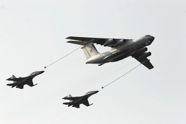 Chinese fighter jets and a refuel plane perform during the closing ceremony of a Sino-Russian military exercise on August 25, 2005 in eastern China's Shandong Province. 