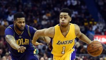 Los Angeles Lakers point guard D'Angelo Russell (R)
