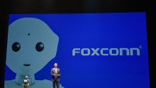  Terry Gou, CEO of Foxconn Technology group speaks during the news conference on June 18, 2015 in Chiba, Japan.