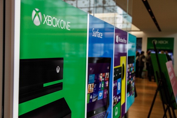 Microsoft Retail Store and NHL Legend Wendel Clark Host Xbox One Gaming 