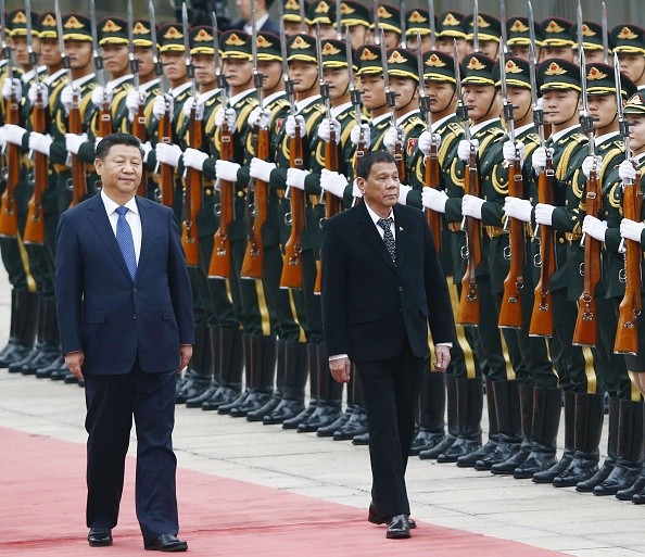 President Xi Gives Full Military Honors to Visiting President Duterte